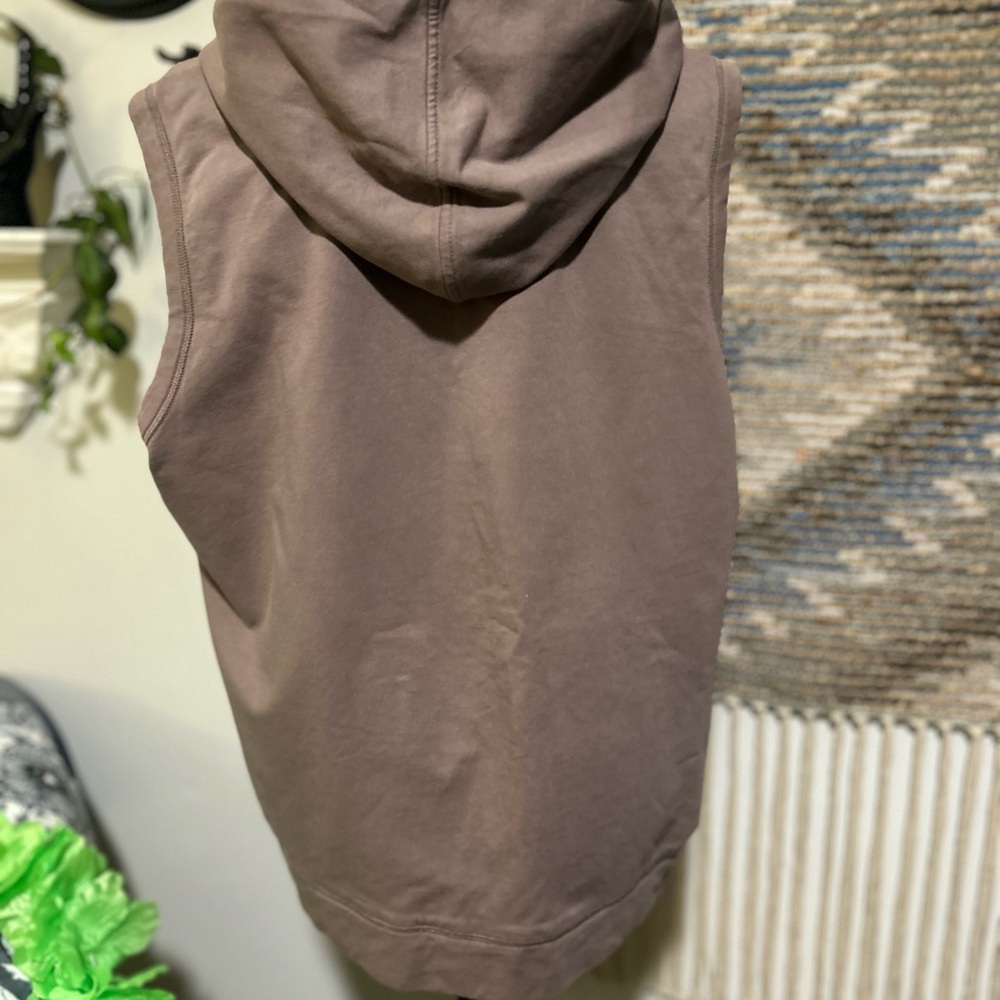 Sport Savvy Floral Embroidered Hooded Vest - Picture 5 of 8